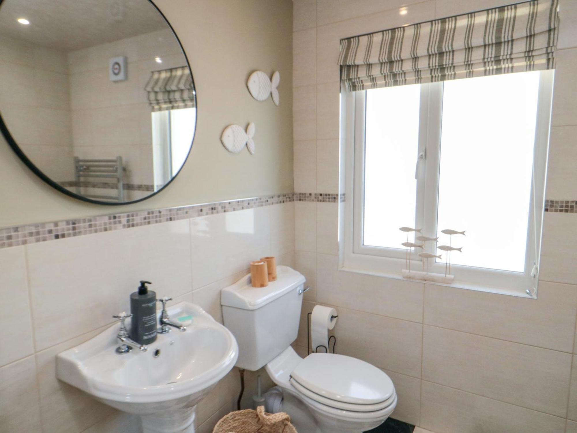 6 Clarence Place * Whitby